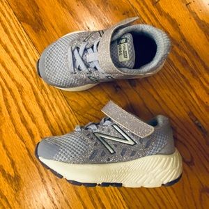 Euc New Balance Glitter Sneakers 